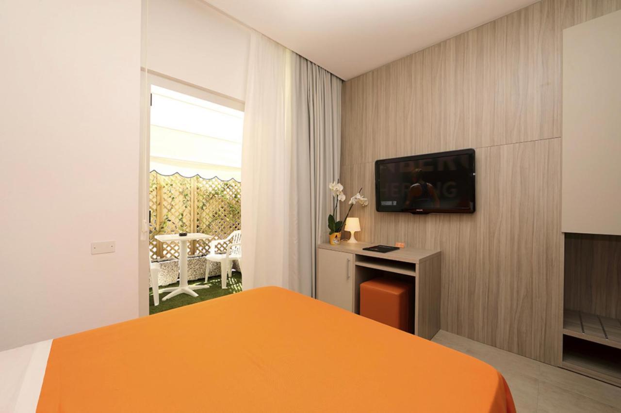Hotel Simi Lan Lignano Sabbiadoro Exterior photo