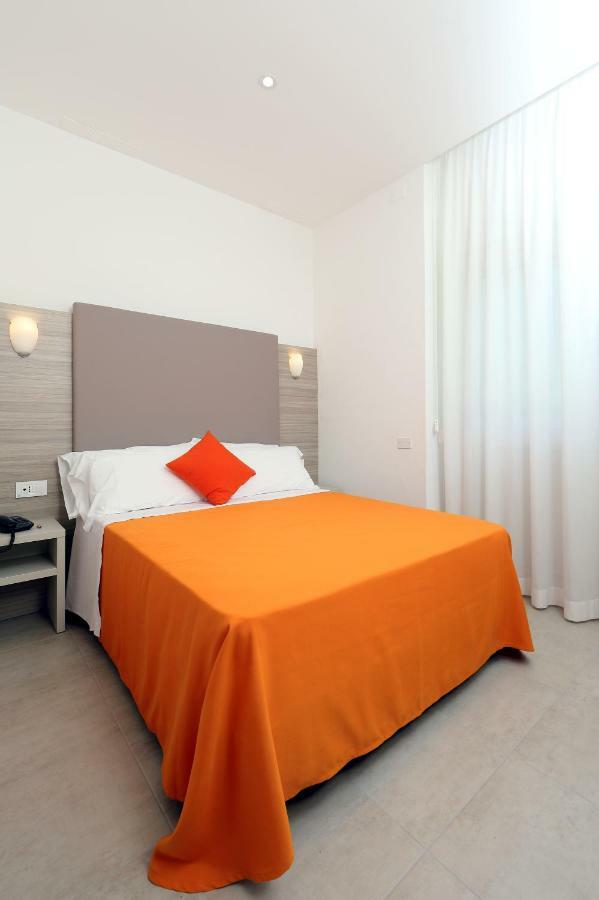 Hotel Simi Lan Lignano Sabbiadoro Exterior photo